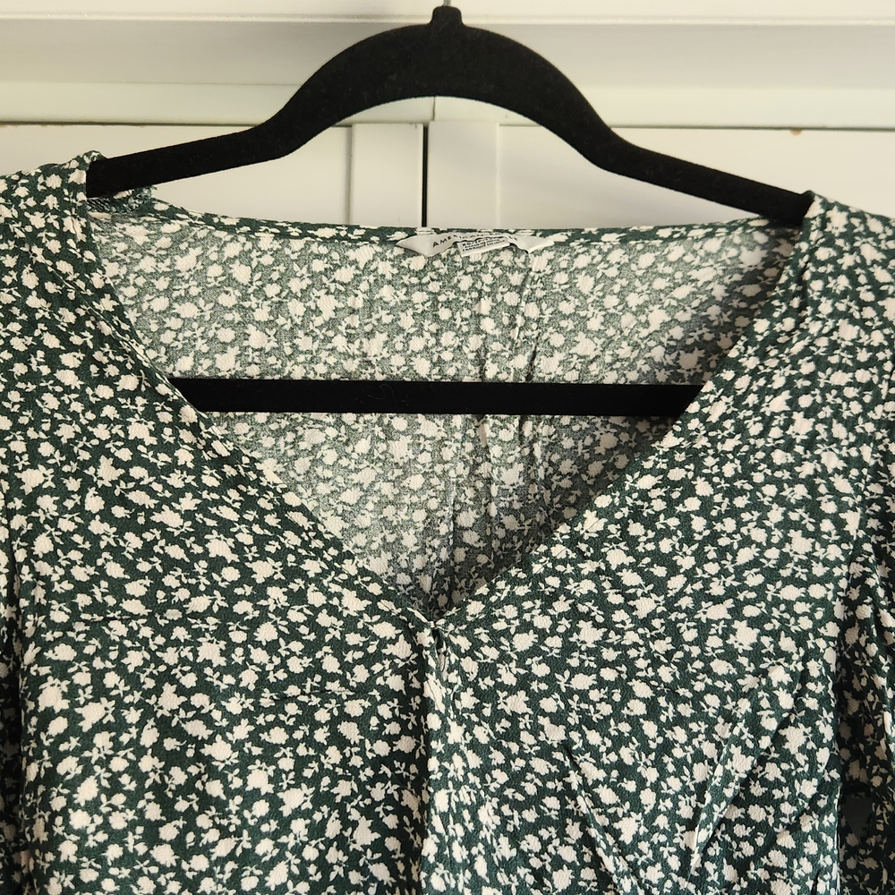 American Eagle Outfitters Green Floral Blouse - Picture 5 of 9